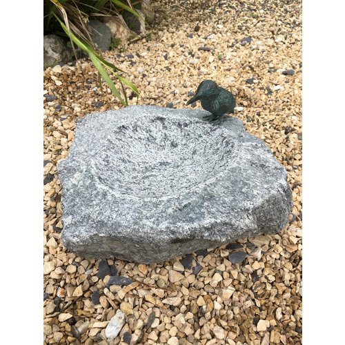 Bird drinking bowl granite with bronze kingfisher Bird drinking bowl granite with bronze kingfisher