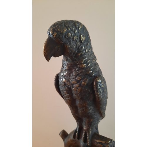 Bronzeskulptur Papagei auf Ast