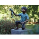 Bronzen beeld Jongen met kikker Bronzen beeld Jongen met kikker