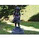 Bronzen beeld Meisje met gieter Bronzen beeld Meisje met gieter