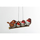 4 metalen vogeltjes op een takje oranje/bruin/wit 4 metalen vogeltjes op een takje oranje/bruin/wit