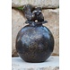 Bronzen urn met twee duifjes 6cm. Bronzen urn met twee duifjes 6cm.