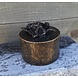 Bronzeurne mit Blumen 6 cm. Bronzeurne mit Blumen 6 cm.