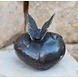 Bronzen urn met vlindertje 6cm. Bronzen urn met vlindertje 6cm.