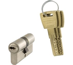 Nemef Nemef cillinder met keersleutel SKG*** 142/9 gelijksluitend 4 stuks Nemef Nemef cillinder met keersleutel SKG*** 142/9 gelijksluitend 4 stuks