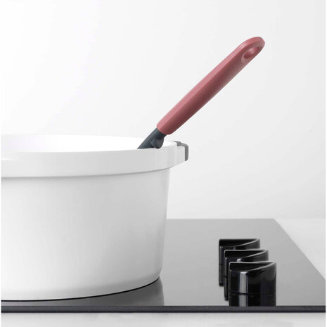 Brabantia Brabantia Tasty+ Opscheplepel plus Schraper - Grape Red Brabantia Brabantia Tasty+ Opscheplepel plus Schraper - Grape Red