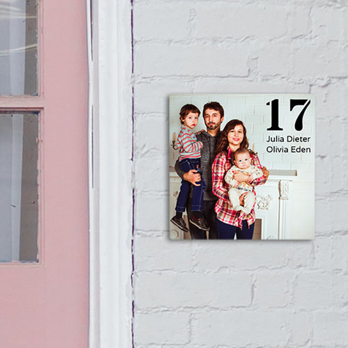 Huisnaambord met foto, tekst en illustraties bedrukt 20 x 20 cm Huisnaambord met foto, tekst en illustraties bedrukt 20 x 20 cm