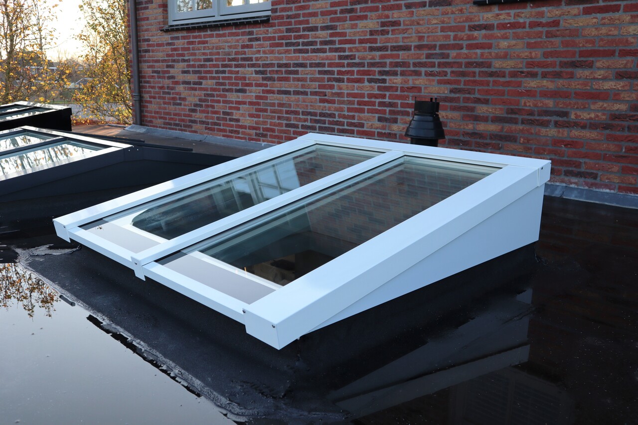 Pext Geïsoleerde Lichtstraat Lessenaarsdak Pext Geïsoleerde Lichtstraat Lessenaarsdak