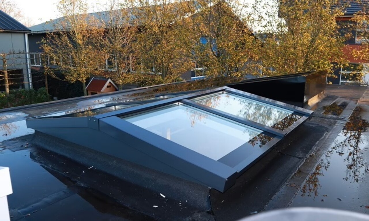 Pext Geïsoleerde Lichtstraat Zadeldak Pext Geïsoleerde Lichtstraat Zadeldak