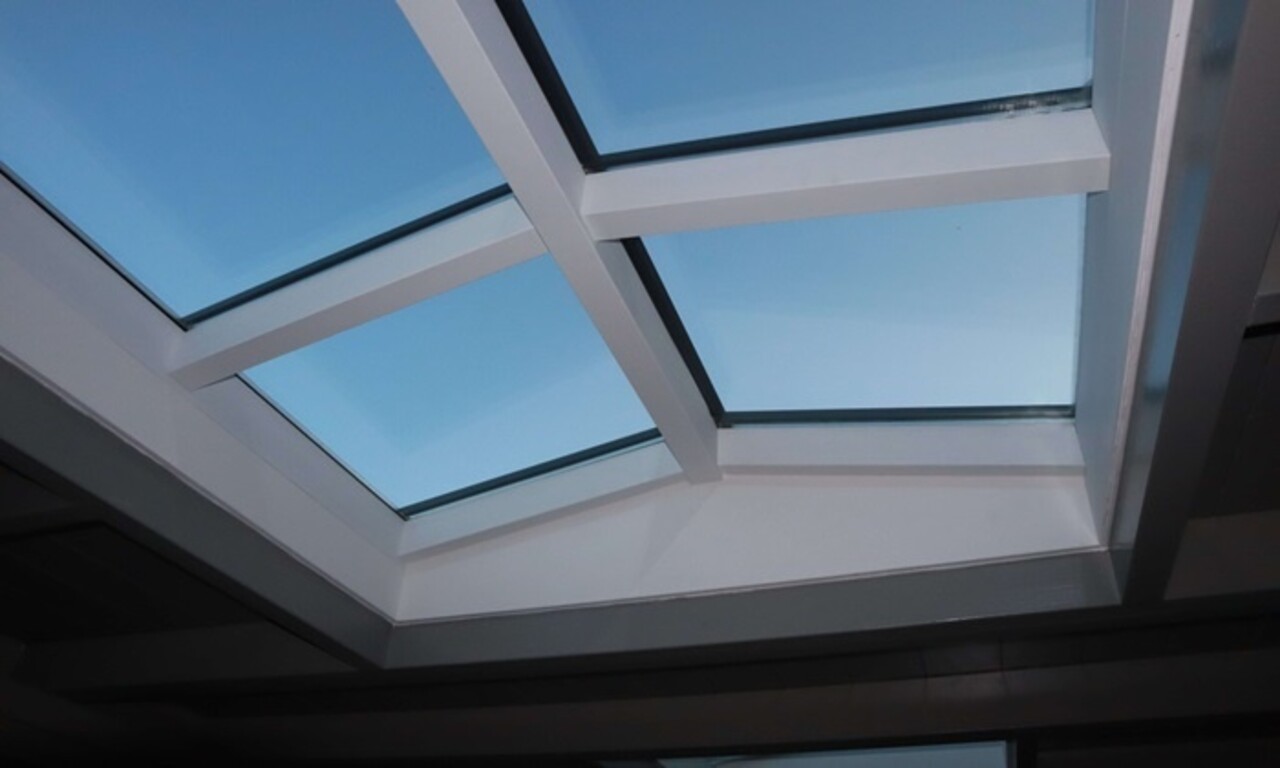 Pext Geïsoleerde Lichtstraat Zadeldak Pext Geïsoleerde Lichtstraat Zadeldak