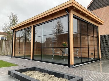 Vrijstaande overkapping