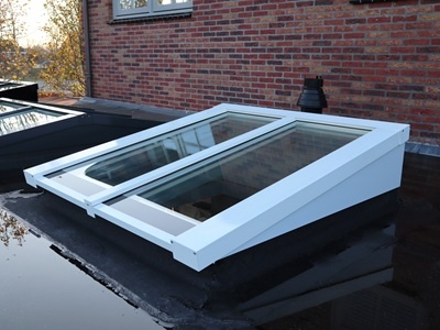 Geïsoleerde lichtstraat lessenaarsdak