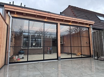 Steellook glazen schuifwand