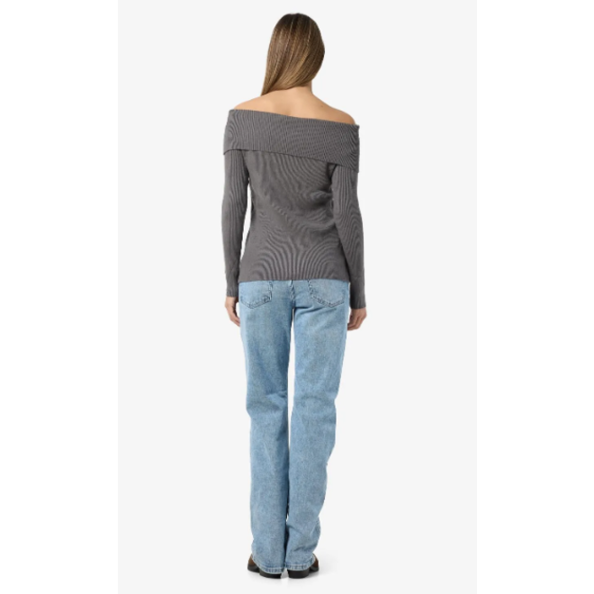 Off shoulder trui