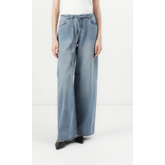Noisy may Jeans met strikceintuur