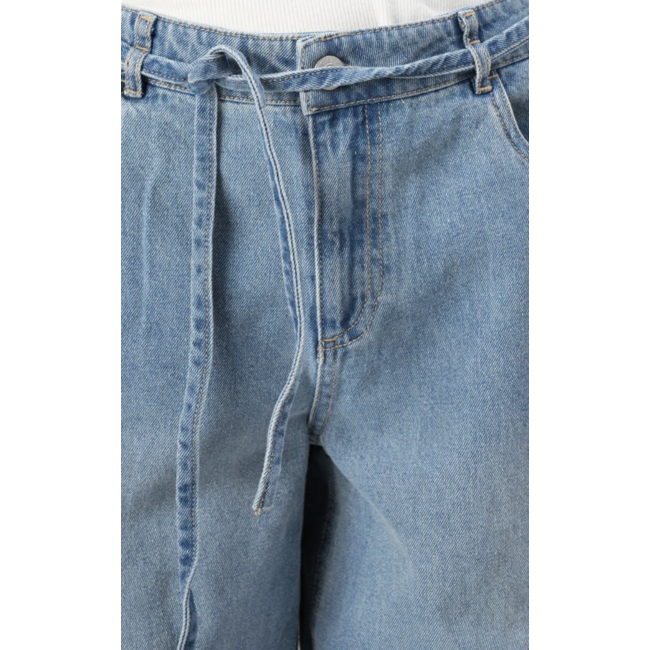 Noisy may Jeans met strikceintuur