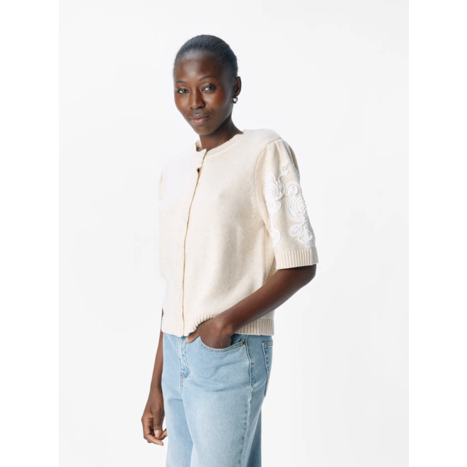 Trui met detail op mouwen
