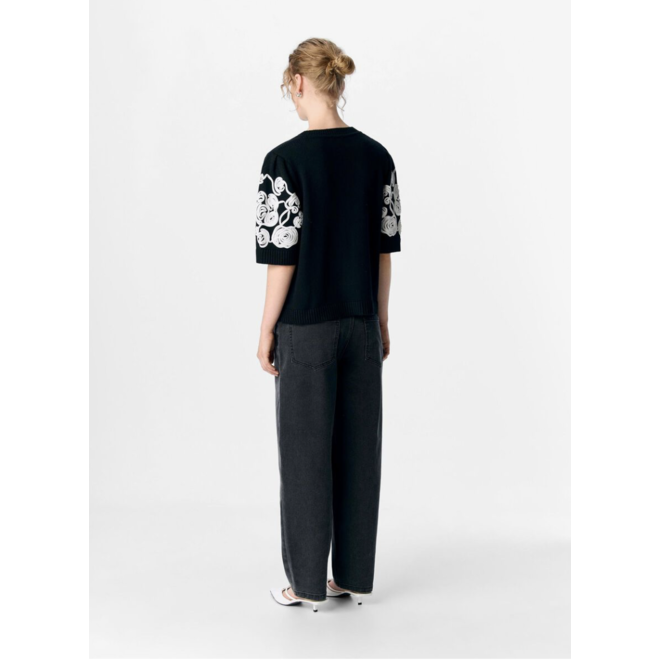 Trui met detail op mouwen