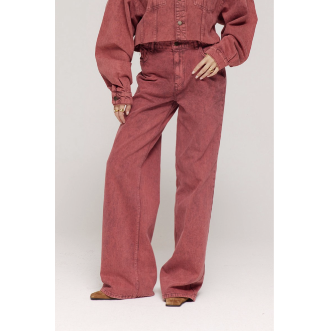 Jeans met rode wassing