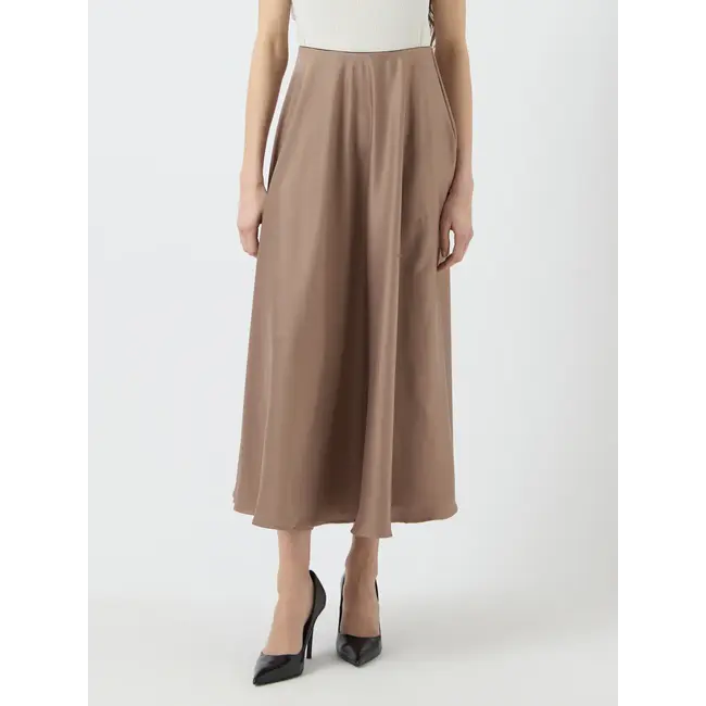 YAS lange rok in satijnlook