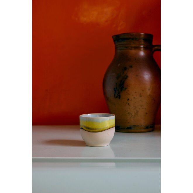 70s ceramics: café cup glint