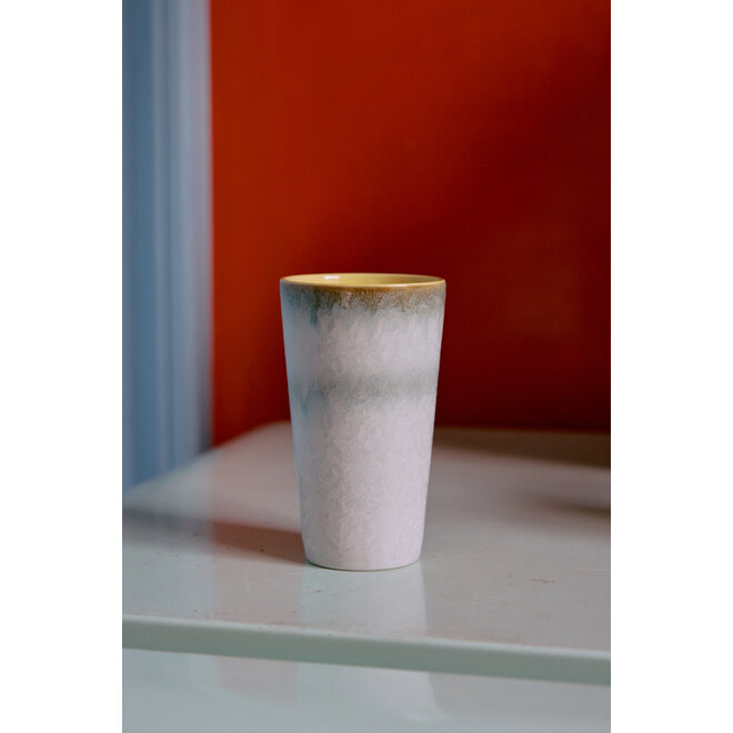 70s ceramics: latte mug petal