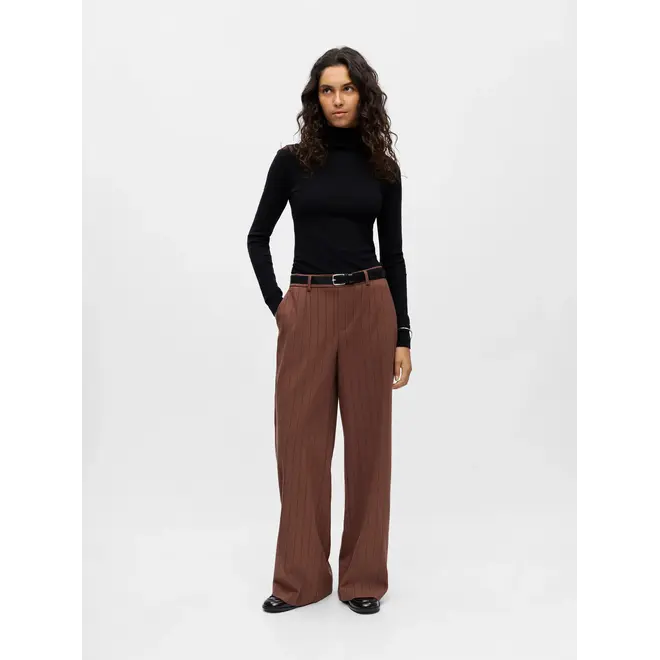 pantalon met subtiele strepen