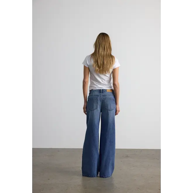 wide leg jeans
