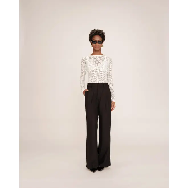 opengewerkte body off white