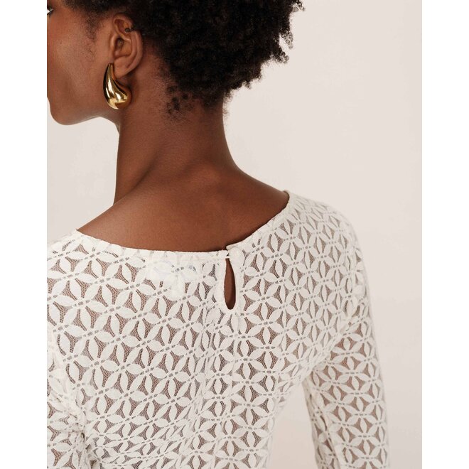 opengewerkte body off white