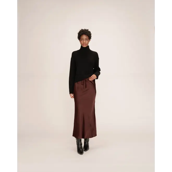 rok silk look chocoladebruin