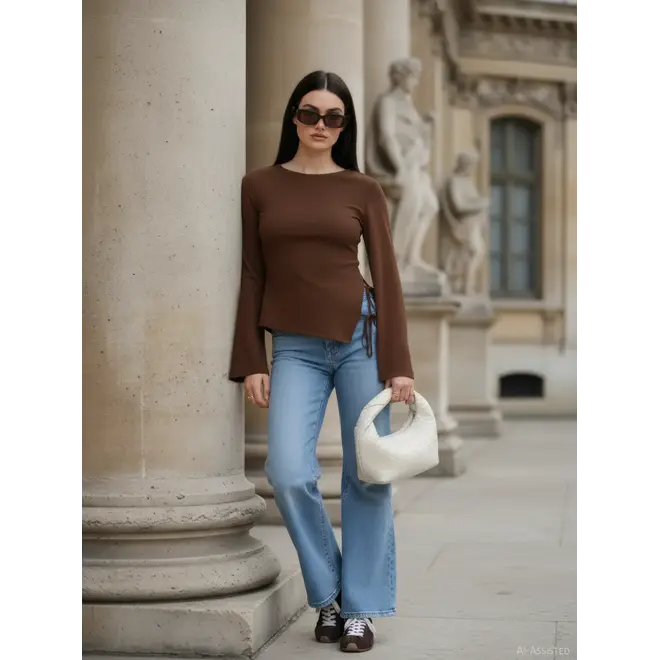 top met strikdetails bruin