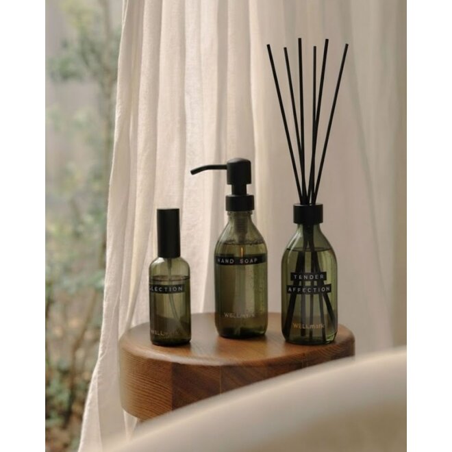 Reed diffuser tender affection