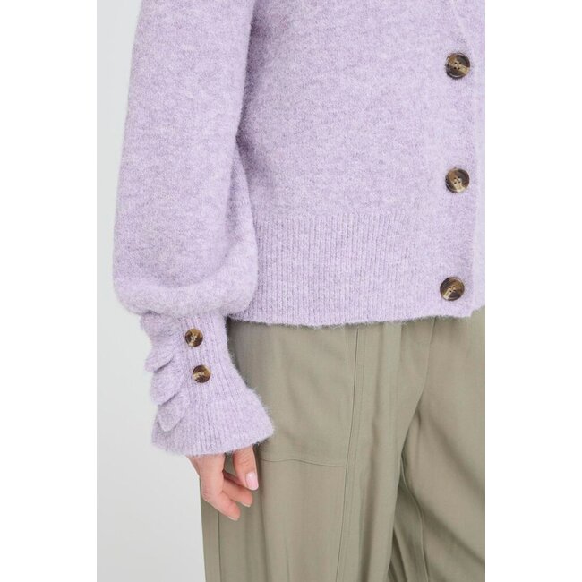 B.Young vest met accentmouwen