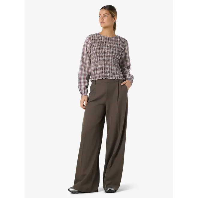 getaillerde blouse ruitjes