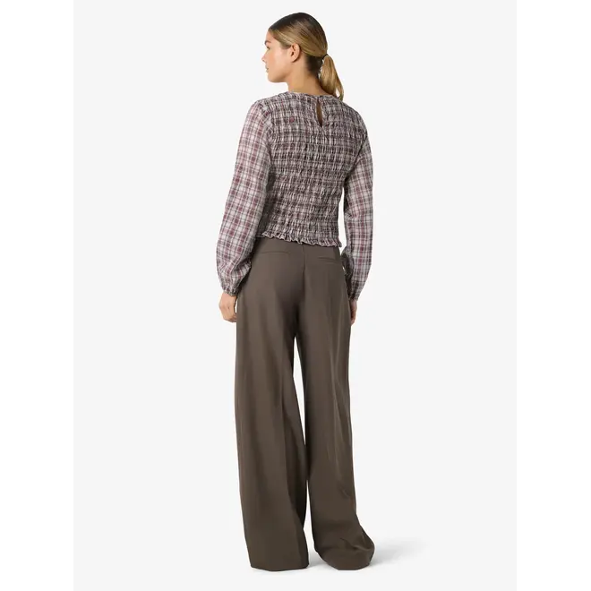 getaillerde blouse ruitjes