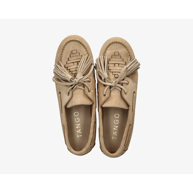 beige loafers met tassels