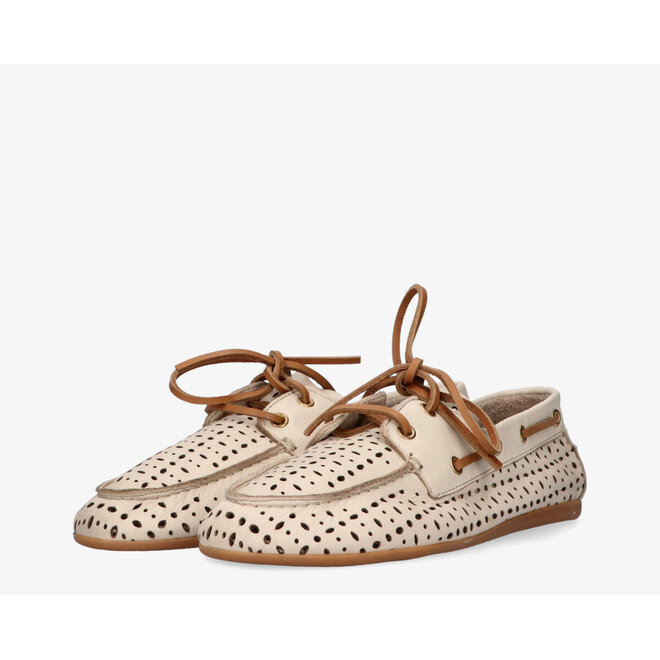 opengewerkte loafers off white