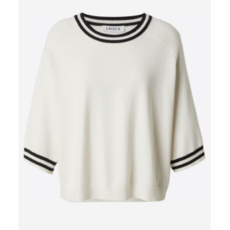 Knit shirt met zwarte strepen