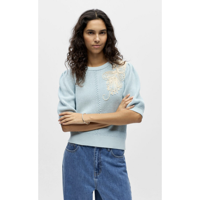 Knit pullover met bloem