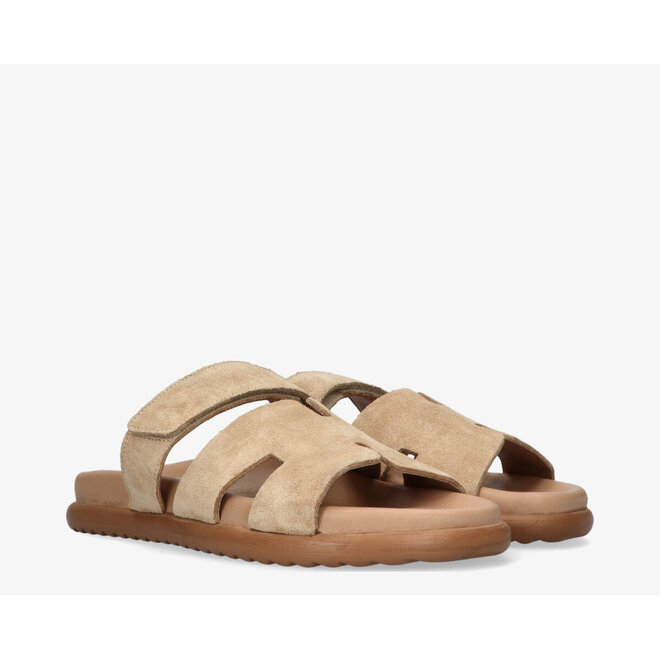 beige sandalen