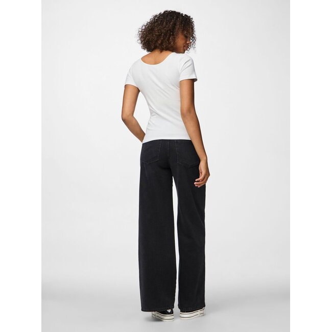 PIECES aansluitende top met drukker details