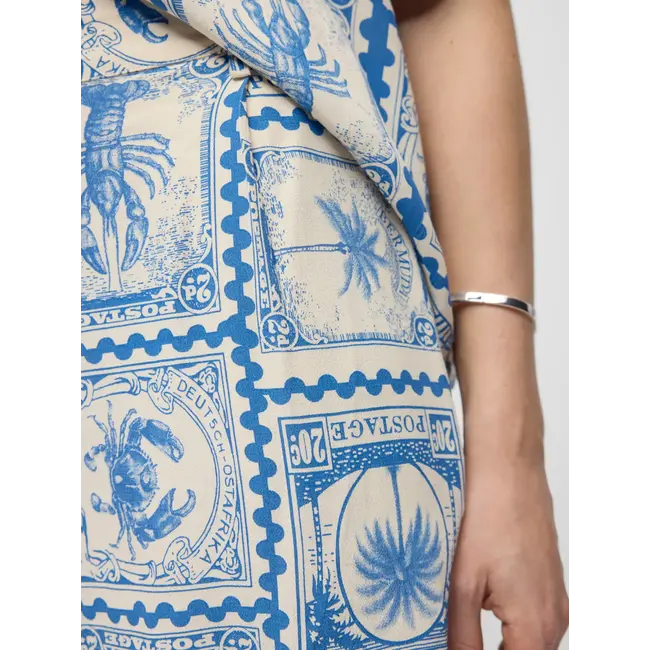 Object shorts met print