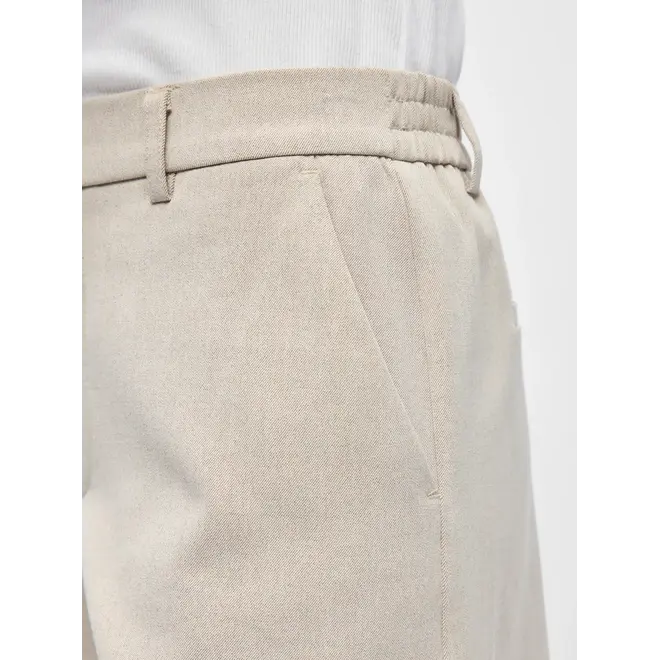 korte pantalon beige