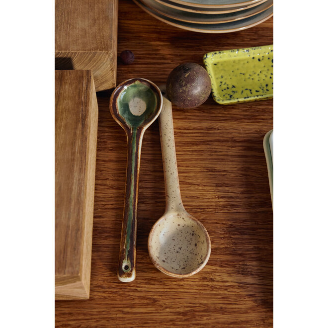 Serving spoons