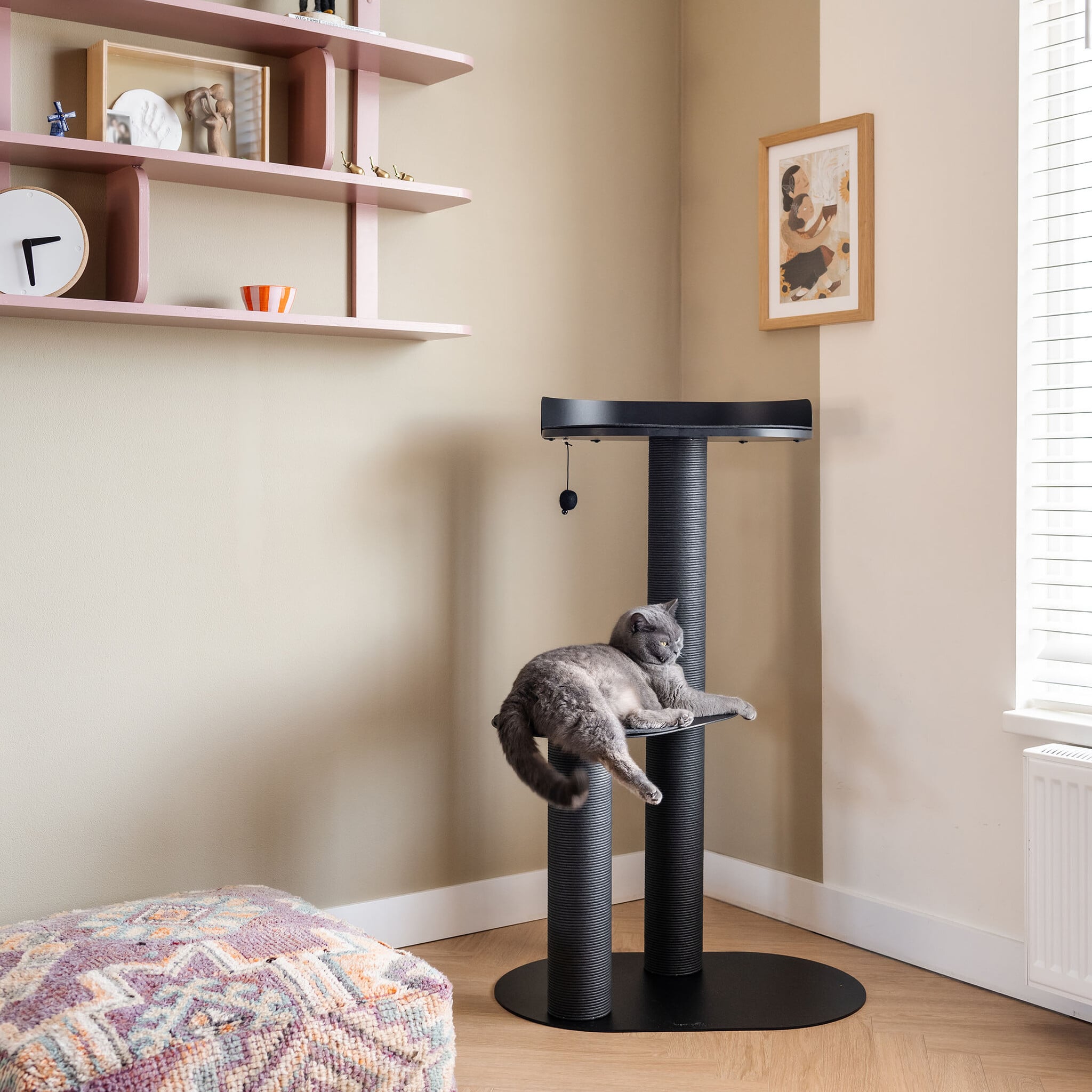 OASIS 110 - Design steel scratching post - Two elevated surfaces with felt cushion - Post with paper robe - Black and White-2