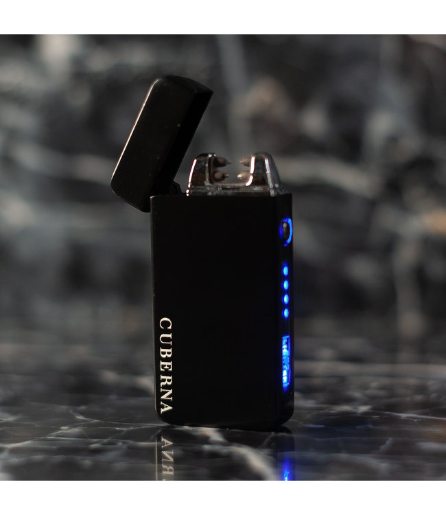 Cuberna Elektrische Plasma USB aansteker met batterij indicator Mat Zwart - Wind en Storm bestendig - Geschikt voor Kaarsen, Vuurwerk, Sigaretten en BBQ