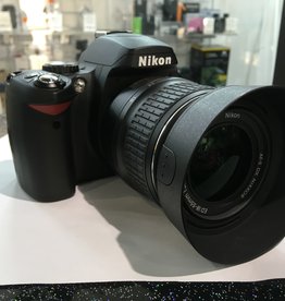 Nikon Nikon D40 w/ 18-55mm f/3.5-5.6 G II ED