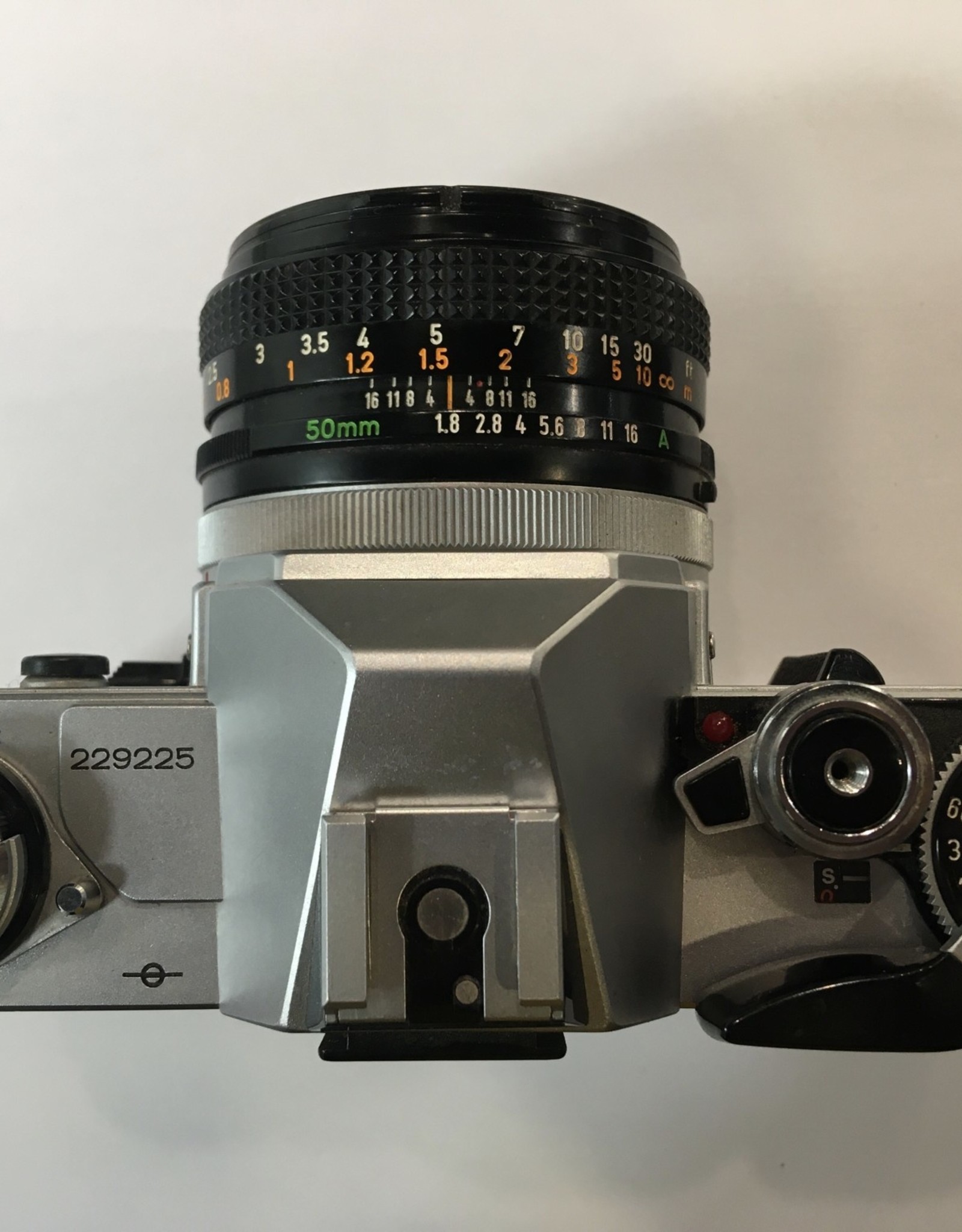 Canon Canon AT-1 35mm film SLR camera w/FD 50mm f/1.8 S.C lens