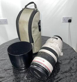Canon Canon EF 100-400mm f/4.5-5.6 L IS USM lens, case & hood